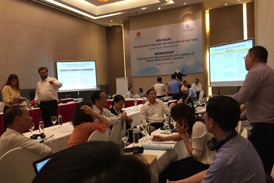 Học viên tham gia lớp bồi dưỡng nghiệp vụ của Viện Nghiên Cứu Đào Tạo Bồi Dưỡng Cán Bộ