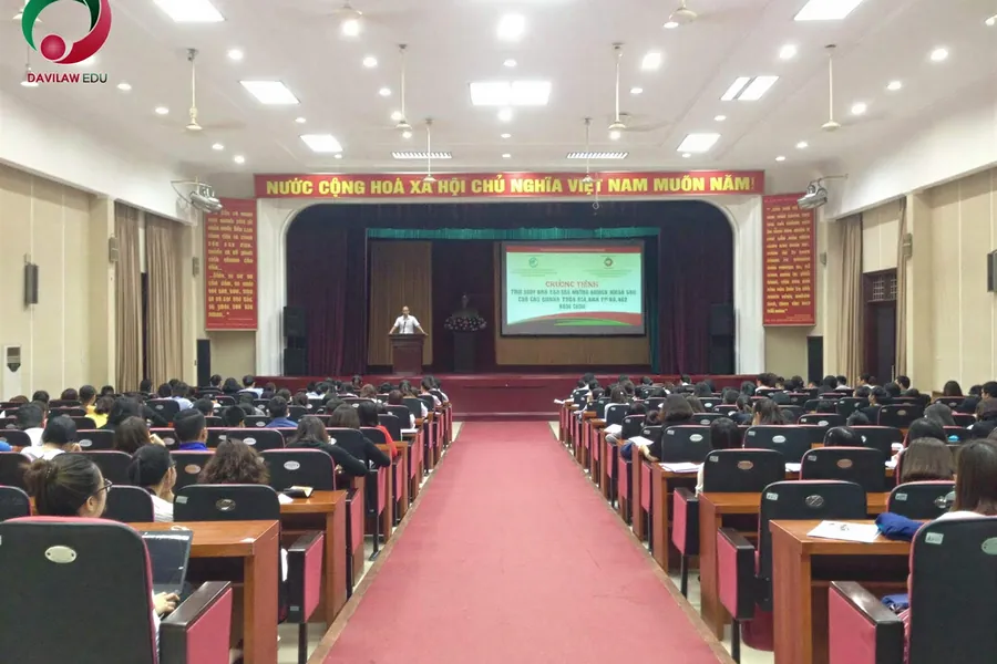 Toàn cảnh một lớp bồi dưỡng nghiệp vụ đông học viên do Viện tổ chức