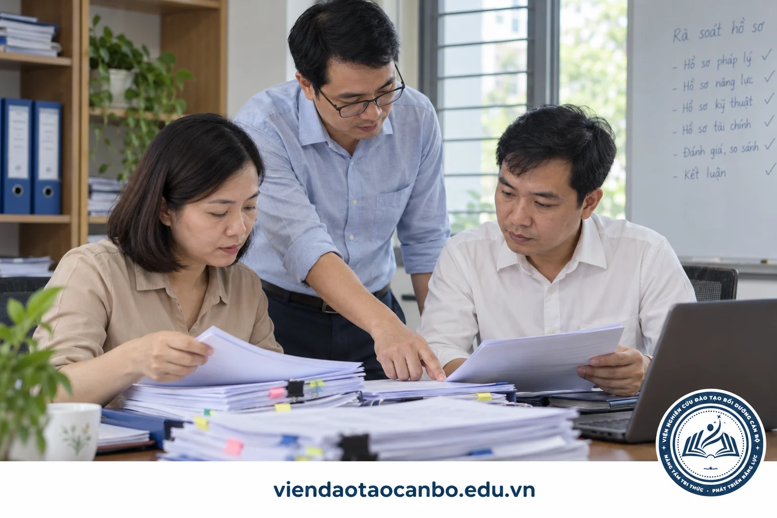 Nhóm đấu thầu rà soát các nhóm hồ sơ năng lực nhà thầu