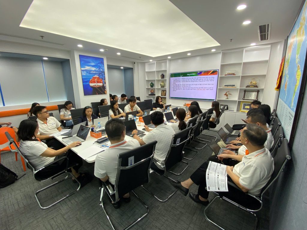 Lớp bồi dưỡng nghiệp vụ chuyên môn về đấu thầu tổ chức tại trụ sở Công ty Cổ phần Vận tải Container VIMC, số 1 Đào Duy Anh, Hà Nội